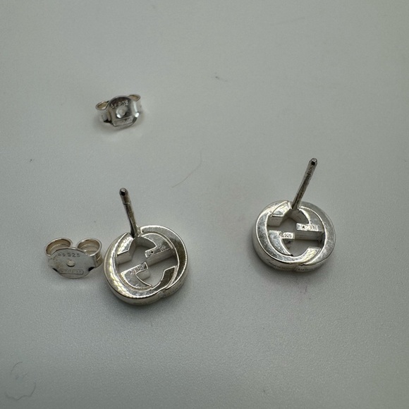 Gucci SILVER GUCCI INTERLOCKING EARRINGS - Picture 3 of 10